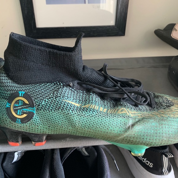 Nike mercurial cleats - Picture 2 of 9